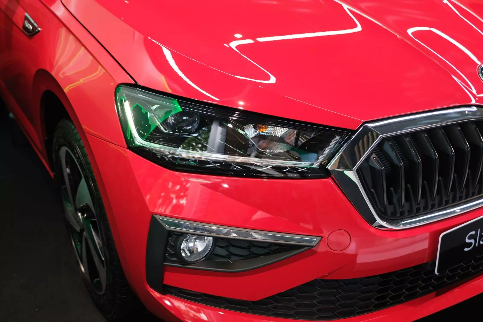 Giá xe Skoda Slavia kèm khuyến mại tháng 10/2025 tại Nghệ An 2 Đầu xe Skoda Slaiva